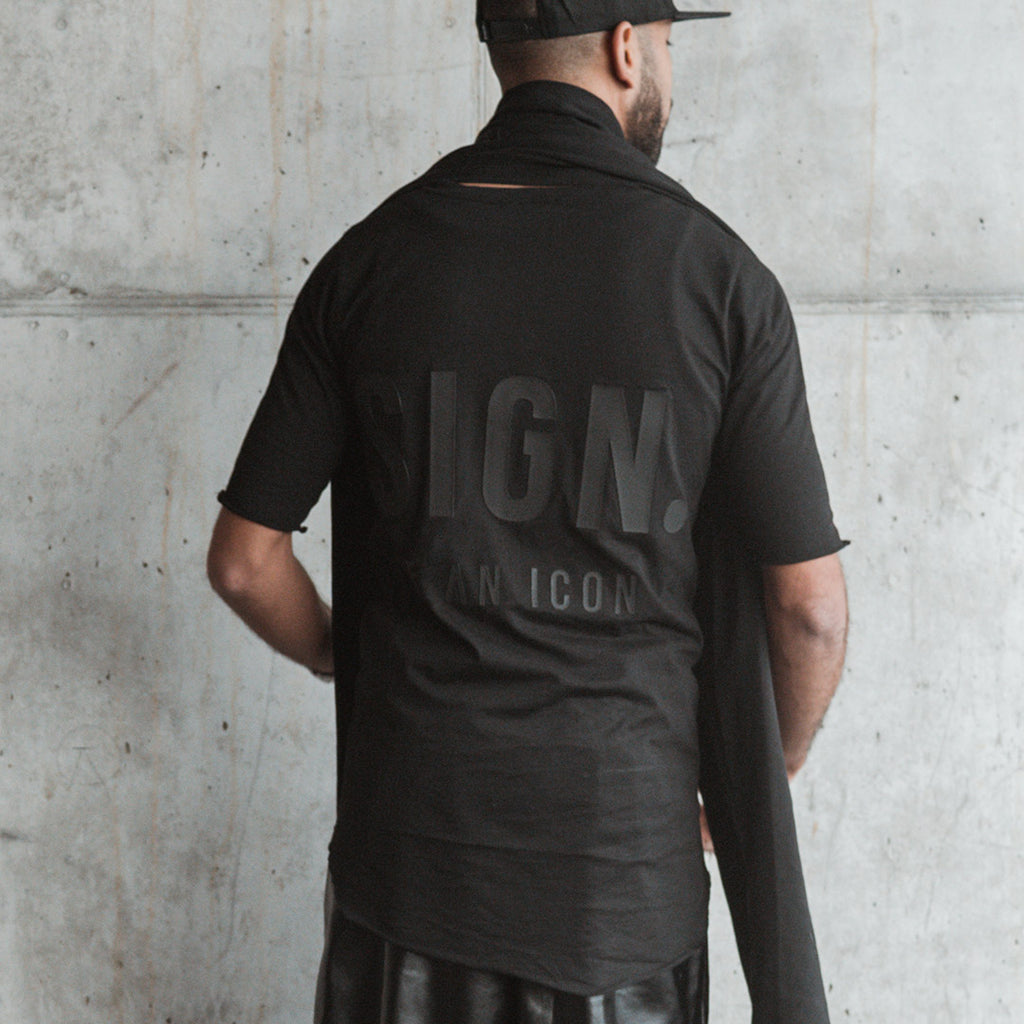 SIGN. OF AN ICON T-Shirt BLACK